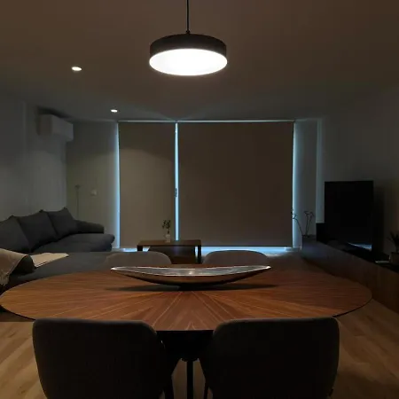 River Terrace Apartmán *